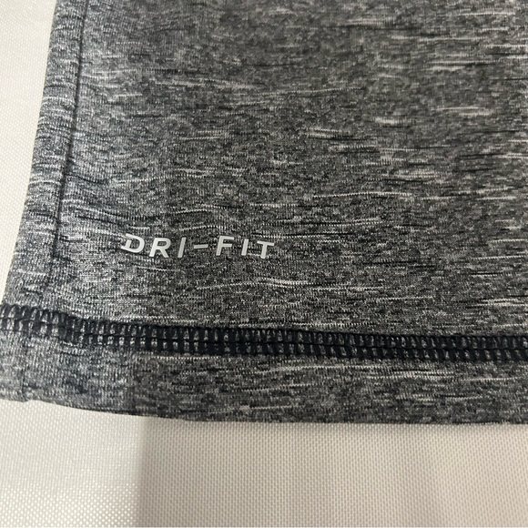 NIke Dri Fit Swim 3/4 sleeve gray and white Boys size XL - Picture 2 of 8